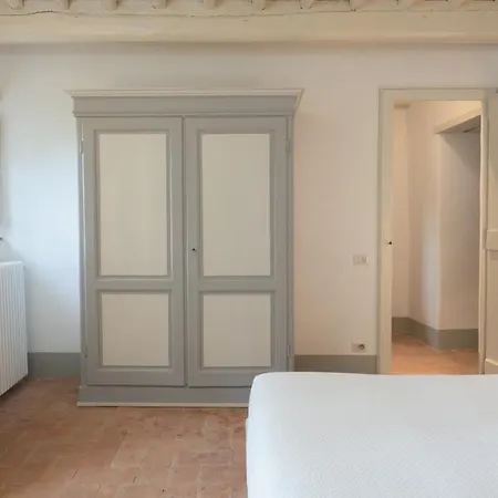 Villa Anticiana 8, Emma Lucca